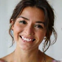 Ritratto di Laura Verdi, donna sorridente